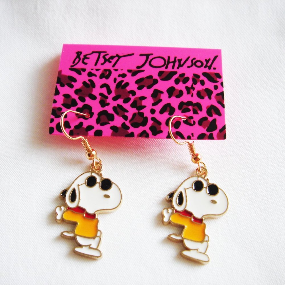 SNOOPY DOG EARRINGS NWT